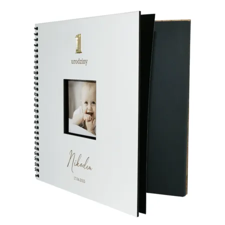 Album na zdjęcia z okienkiem i personalizowaną dedykacją na roczek na chrzest urodziny