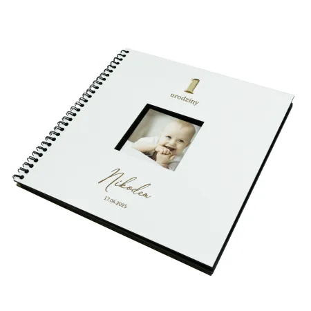 Album na zdjęcia z okienkiem i personalizowaną dedykacją na roczek na chrzest urodziny