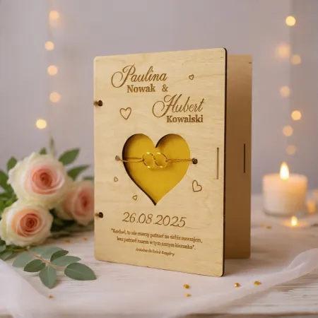 Wyjątkowy prezent na ślub drewniana kartka z kopertą dla pary młodej personalizowana
